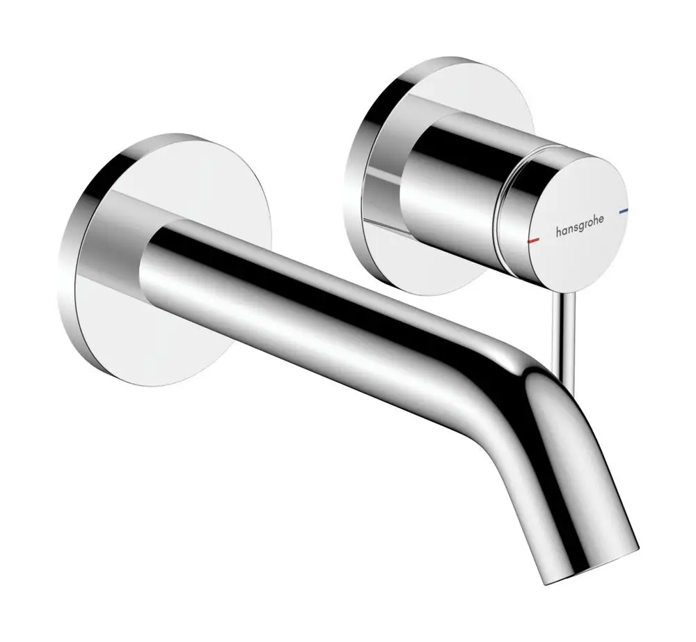 Wandmontierter Einhebel-Waschtischmischer aus Chrom mit runder Kappe von Hansgrohe. Der Auslauf ist schlank und modern gestaltet.